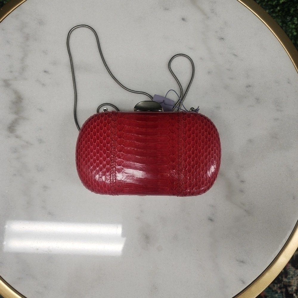 Inge Clutch - Picture 2 of 5